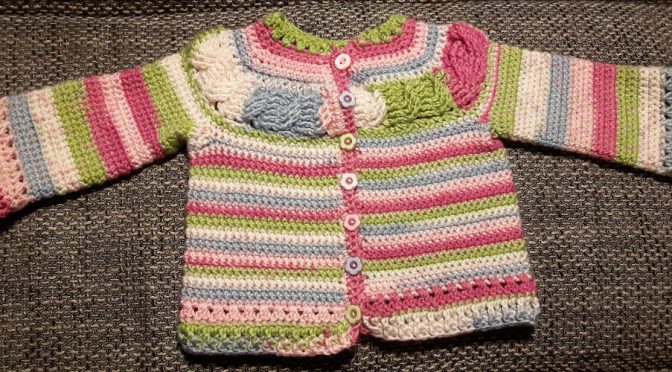 Mädchenstrickjacke